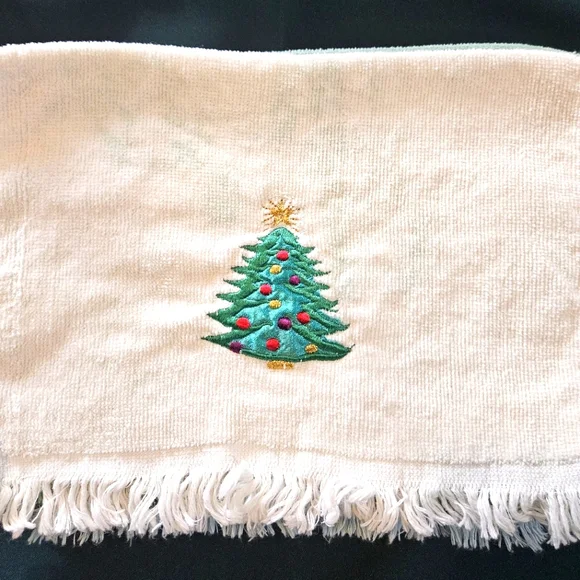 15 Piece Holiday Hand Towel Bundle - Picture 9 of 15